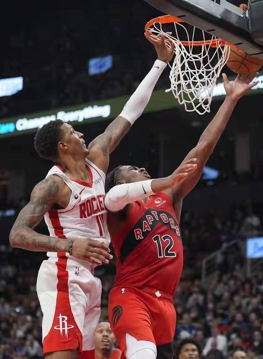 在线体育包含里程碑夜多伦多猛龙战术微调，CBA季后赛清晨刷纪录，球迷炸锅，细节决定成败的词条